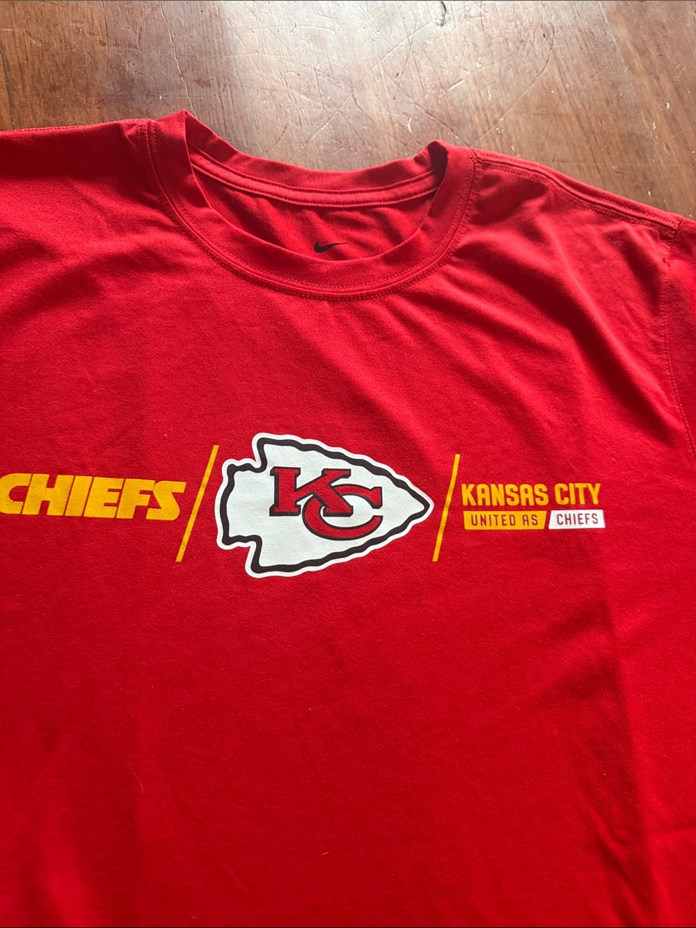 Kansas City Chiefs red size large Nike T-shirt